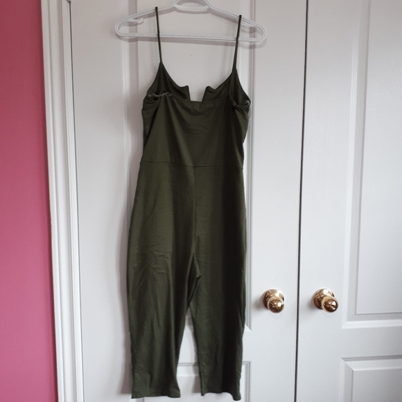 Fashion Nova jump suit - Picture 2 of 2